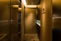 隣の診療スペース